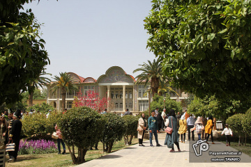 مهمانان نوروزی در باغ ارم شیراز