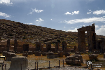 بنای تاریخی پارسه (تخت جمشید)