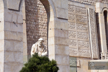 آرامگاه خواجوی کرمانی‎
