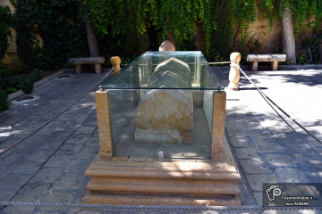 آرامگاه خواجوی کرمانی‎