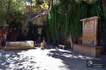 آرامگاه خواجوی کرمانی‎