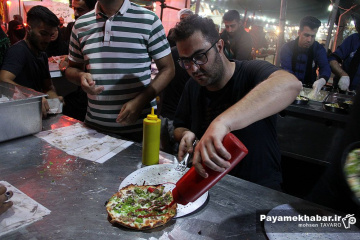 موکب ها در عراق - توزیع پیتزا