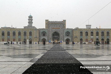 بارش اولین برف پاییزی 1401 در حرم مطهر رضوی