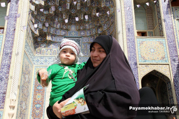 مراسم شیرخوارگان حسینی در حرم مطهر حضرت شاهچراغ (ع)