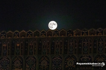 بزرگترین ماه کامل سال 1402 در حرم مطهر رضوی