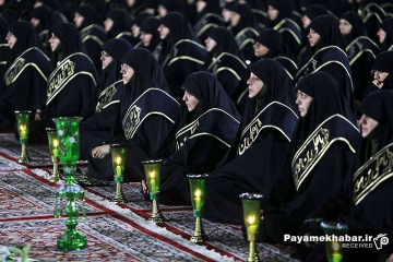 آیین خطبه خوانی شب شهادت امام رضا (ع) در حرم مطهر رضوی