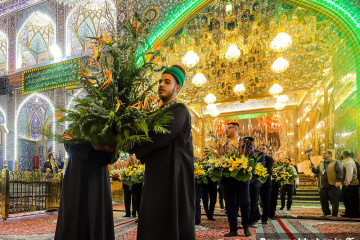 گل آرایی حرم مطهر امام حسین (ع) به مناسبت میلاد حضرت امیرالمومنین علی (ع)