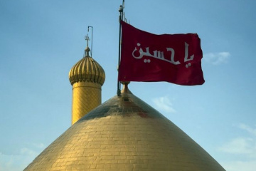 گل آرایی حرم مطهر امام حسین (ع) به مناسبت میلاد حضرت امیرالمومنین علی (ع)