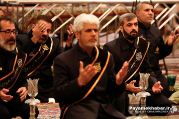 مراسم لاله گردانی خدام حرم حضرت شاهچراغ (ع)