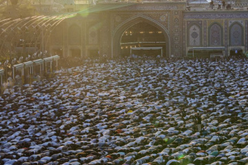 نماز عید سعید فطر در کربلای معلی - بین الحرمین - حرم مطهر حضرت عباس (ع)