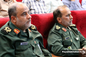 آئین رونمایی از کتاب سر نیزه های خاکی