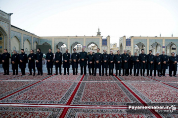 تعویض پرچم حرم مطهر حضرت امام رضا (ع)