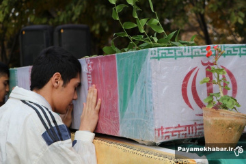 تشییع و خاکسپاری شهید گمنام در بوستان نماز شیراز