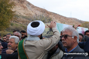 تشییع و خاکسپاری شهید گمنام در بوستان نماز شیراز
