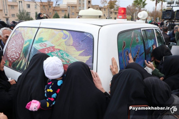 تشییع و خاکسپاری شهید گمنام در بوستان نماز شیراز