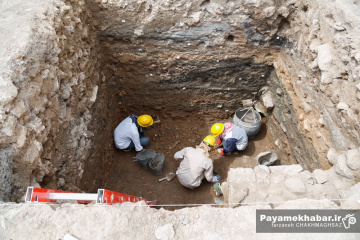 کاووش باستانی در پارکینگ زائر حرم مطهر حضرت شاهچراغ (ع)