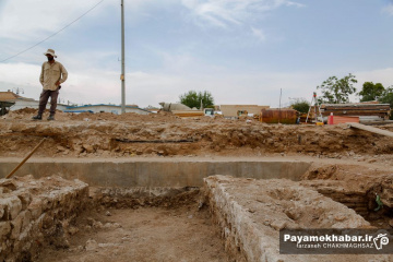 کاووش باستانی در پارکینگ زائر حرم مطهر حضرت شاهچراغ (ع)