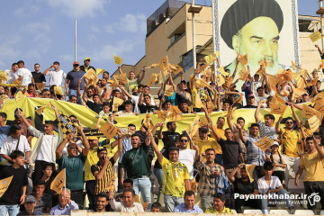 بازی فجر شهید سپاسی شیراز – مس شهر بابک - تماشاگران