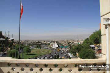 مراسم تعویض قرآن، دروازه قرآن شیراز - طاووس میدان الله