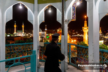 نقاره زنی در نقاره خانه حرم مطهر امام رضا (ع)