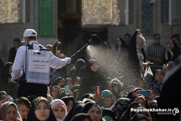 تعویض پرچم حرم مطهر امام رضا (ع)