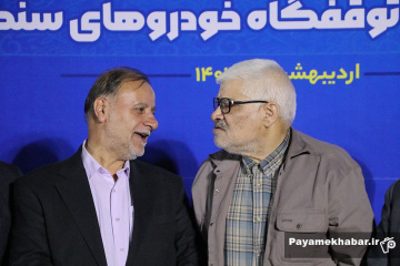 بازدید شبانه مدیریت شهری و اصحاب رسانه از پروژه ۲۸ هکتاری ساماندهی و انتقال ضایعات فروشان در شیراز - هاجری و زارعی