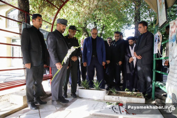 مراسم گلباران و غبارروبی قبور شهدا توسط مسئولین استان فارس