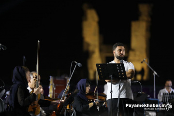 اجرای ارکستر فیلارمونیک ارمنستان در تخت جمشید