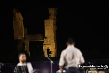 اجرای ارکستر فیلارمونیک ارمنستان در تخت جمشید