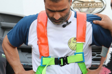 مراسم کشیدن ۳ تریلی توسط جاسم سپهری خلاری در شیراز