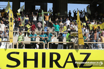 بازی فجر سپاسی شیراز - استقلال تهران - تماشاگران فجر