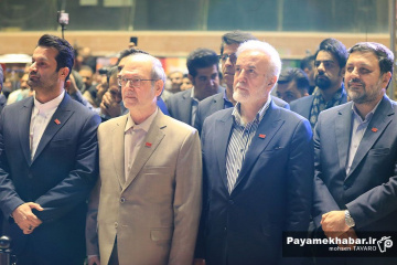 فرش قرمز چهل و سومین جشنواره جهانی فیلم فجر