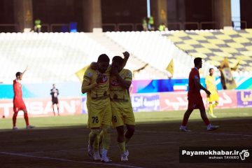 بازی فجر سپاسی شیراز - پرسپولیس تهران