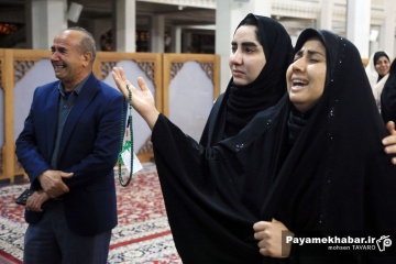 وداع خانواده شهدای حملات آمریکایی صهیونی با پیکر شهدا