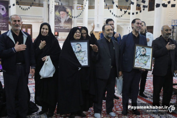 وداع خانواده شهدای حملات آمریکایی صهیونی با پیکر شهدا