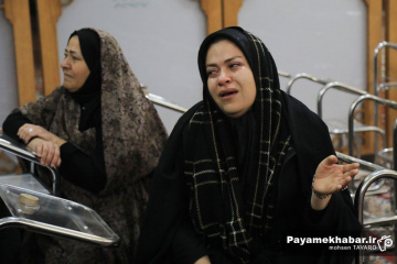 وداع خانواده شهدای حملات آمریکایی صهیونی با پیکر شهدا
