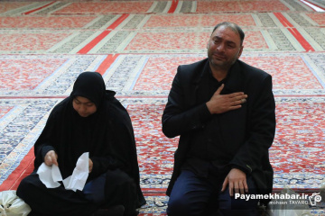 وداع خانواده شهدای حملات آمریکایی - صهیونی با پیکر شهدا