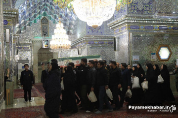 وداع خانواده شهدای حملات آمریکایی - صهیونی با پیکر شهدا
