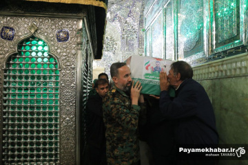 وداع خانواده شهدای حملات آمریکایی - صهیونی با پیکر شهدا