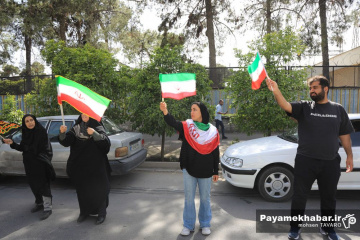 زنجیره انسانی «جوانان برای فردای روشن» در شیراز