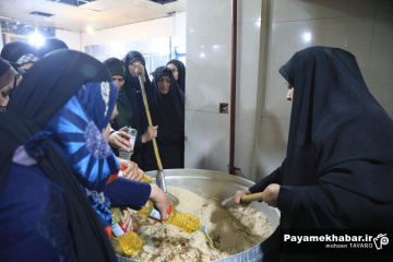 پخت حلوای نذری شهر شیراز در حرم مطهر حضرت علی‌ بن‌ حمزه (ع)