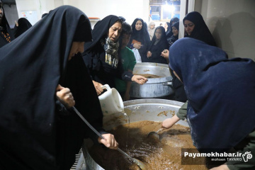 پخت حلوای نذری شهر شیراز در حرم مطهر حضرت علی‌ بن‌ حمزه (ع)