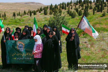 کاشت نهال توسط خادمیاران رضوی فارس در شیراز به نیت شهدای جنگ رمضان
