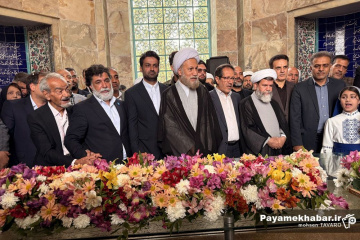 گلباران آرامگاه سعدی شیرازی