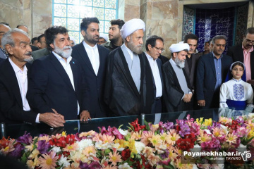 گلباران آرامگاه سعدی شیرازی