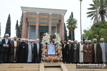 گلباران آرامگاه سعدی شیرازی