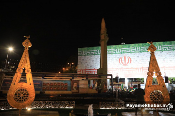 رونمایی از موشک قیام در تجمع مردمی میدان امام حسین (ع) شیراز