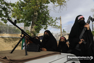 اجتماع بانوان و دختران جانفدای وطن در شیراز