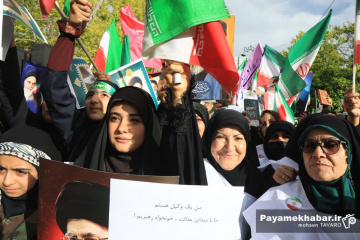 اجتماع بانوان و دختران جانفدای وطن در شیراز