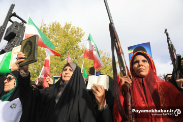 اجتماع بانوان و دختران جانفدای وطن در شیراز
